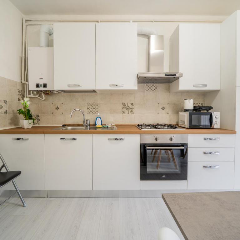 Como, Swiss 5 min - Lake at 10 min - Wifi, Parking - Appartamento con 3 Camere da Letto e con Vista - 18
