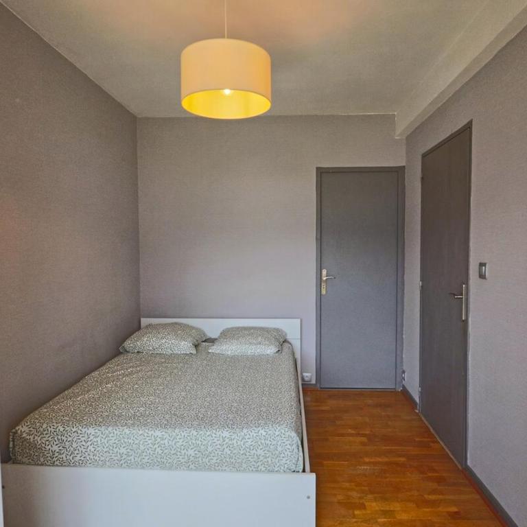 Hyper centre avec parking place Jean Moulin - Three-Bedroom Apartment - 4