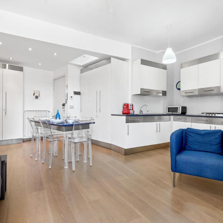 Hostdomus - Blu Finale - Appartamento con 2 Camere da Letto - 12