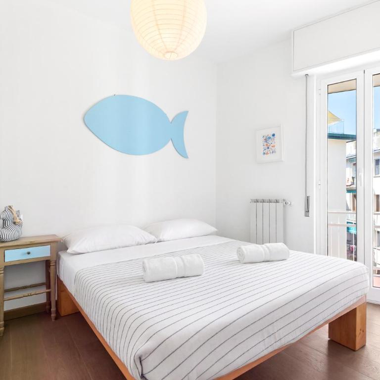 Hostdomus - Blu Finale - Appartamento con 2 Camere da Letto - 2