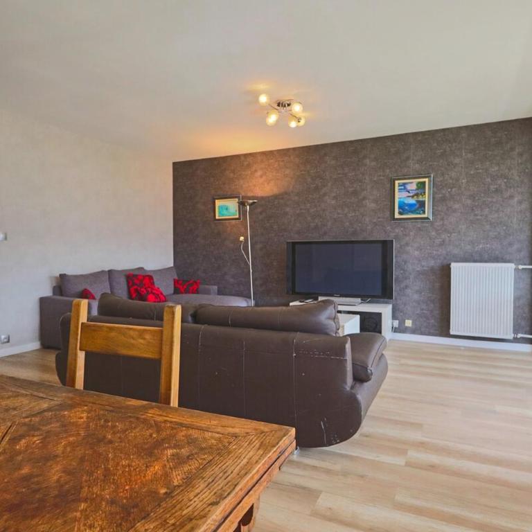 Hyper centre avec parking place Jean Moulin - Three-Bedroom Apartment - 14