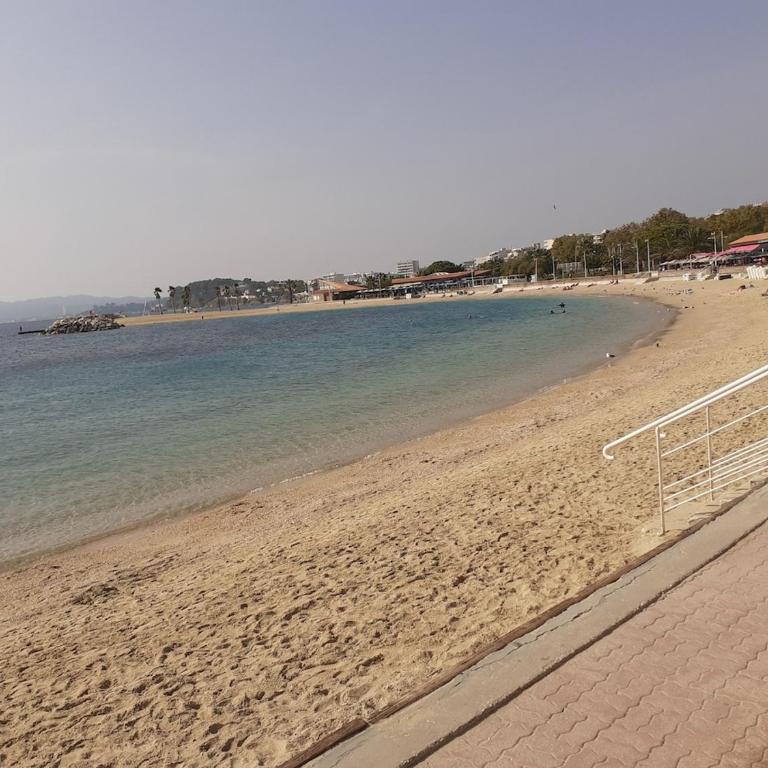 Studio lumineux parking privé 2mn plage et Sanary - Appartamento Monolocale con Letto Queen-Size - 19