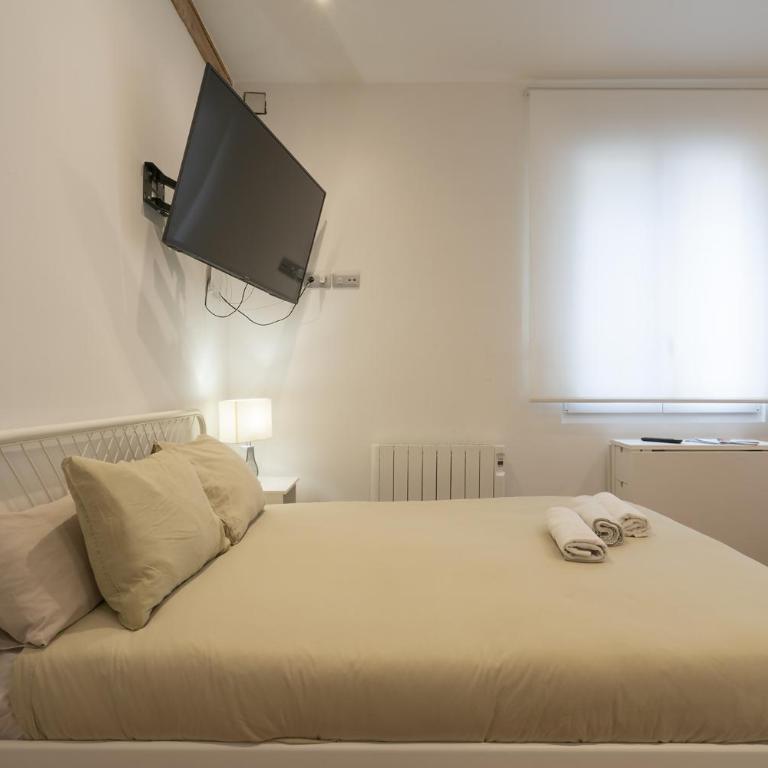 Tu Oasis Urbano con Jardín y Relax - Apartment - 5