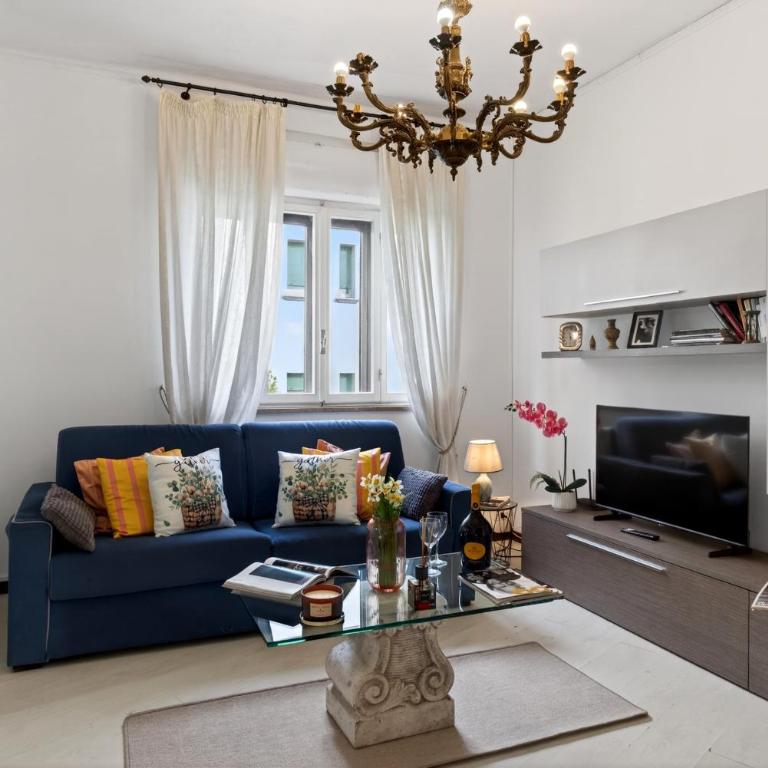 Peaceful house near the Lake &City Center - Two-Bedroom House - 2