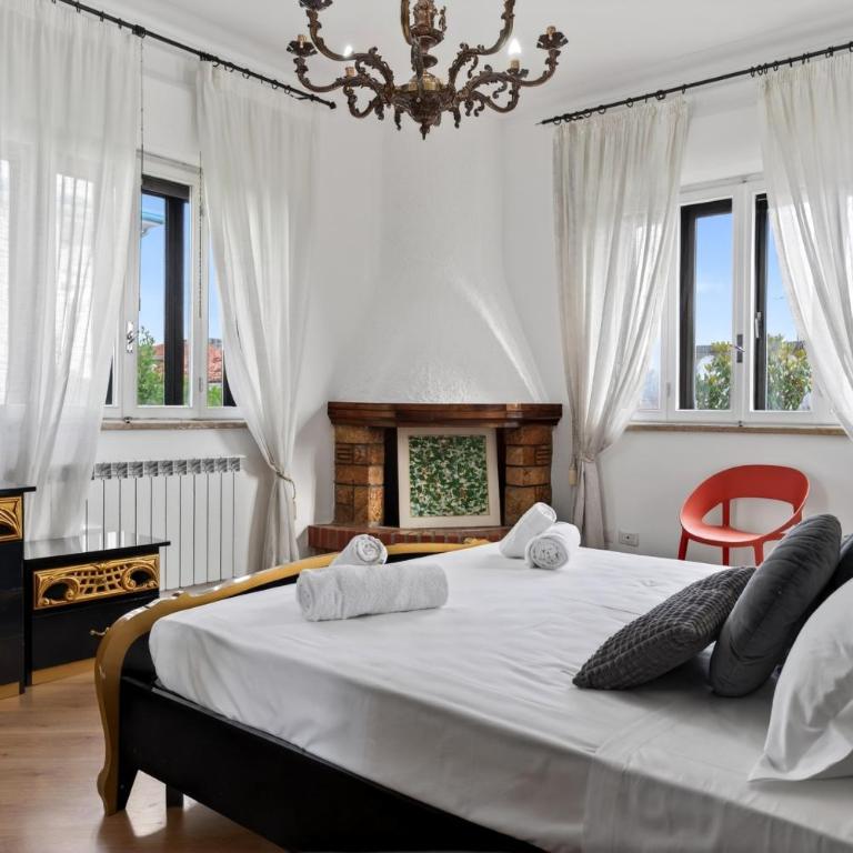 Peaceful house near the Lake &City Center - Two-Bedroom House - 15