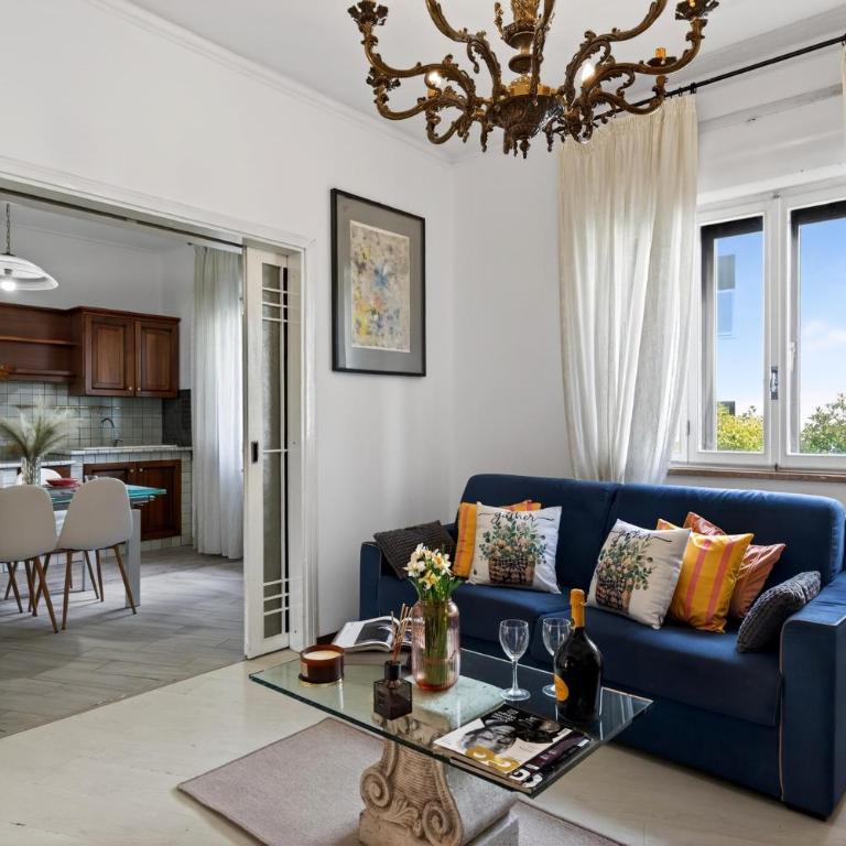 Peaceful house near the Lake &City Center - Two-Bedroom House - 1