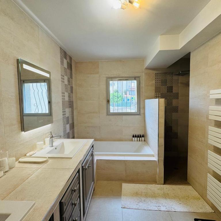 Elegant Cannes Villa 4-5 Bedrooms Walk to Palais & Beaches - Villa - 14