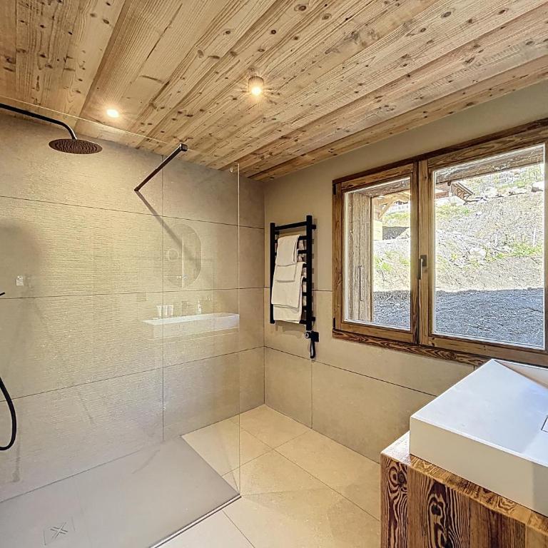 Chalet Solarys 12 personnes 5 chambres & 5 SDB bord ruisseau - Chalet - 29