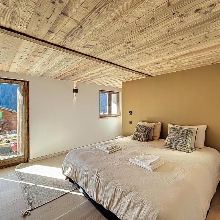 Chalet Solarys 12 personnes 5 chambres & 5 SDB bord ruisseau - Chalet - 33