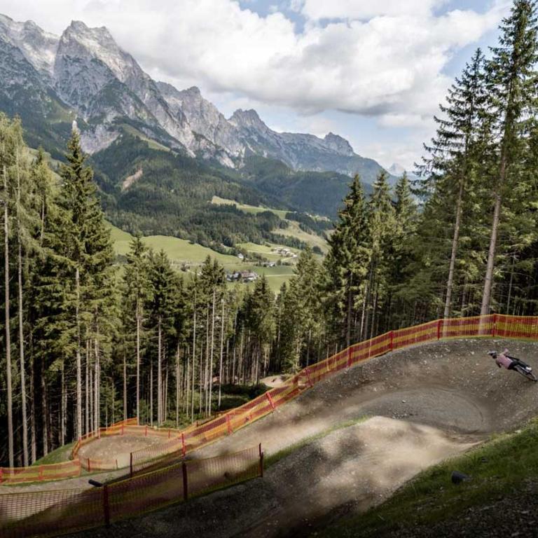 Premium Almhütte Leogang Family, Friends & Biker - Premier Apartment mit 4 Schlafzimmern - 16