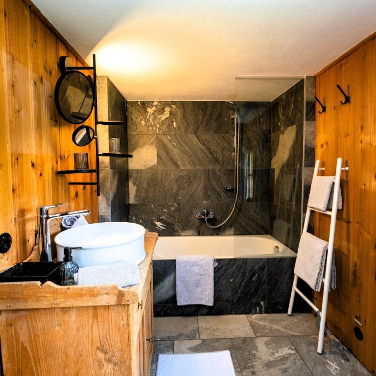 Premium Almhütte Leogang Family, Friends & Biker - Premier Apartment mit 4 Schlafzimmern - 23