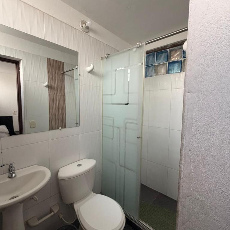 ISABELINAS HOTEL Villeta - Habitación Familiar con baño privado - 2