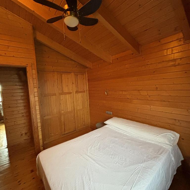 Casa Franch - Three-Bedroom House - 2