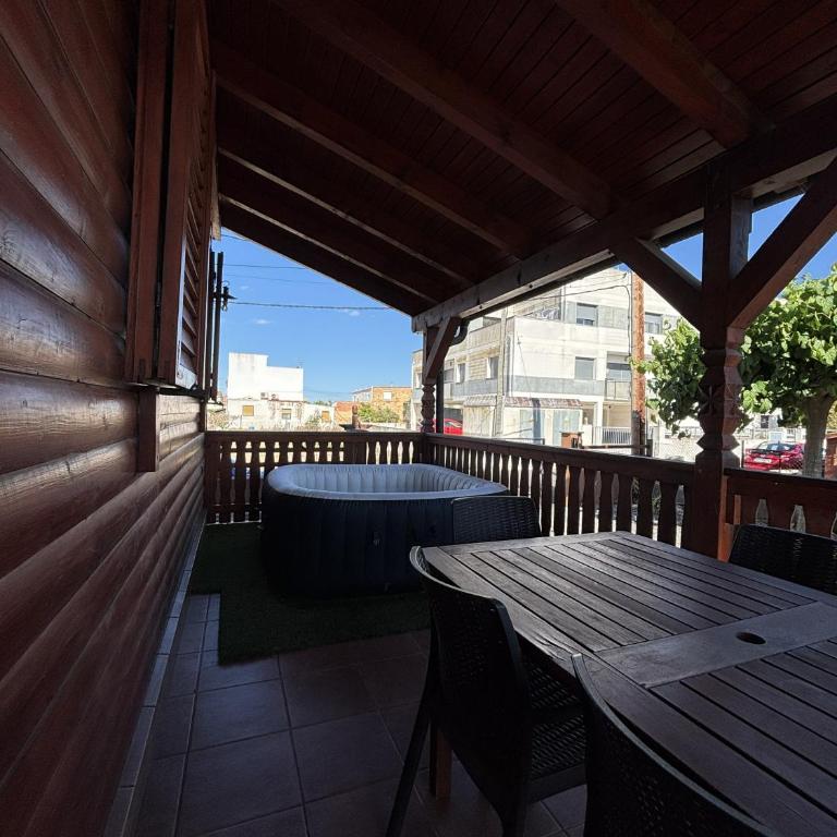 Casa Franch - Three-Bedroom House - 12