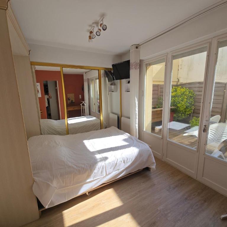 Appartement rénové - terrasse, parking, plage à pied - Appartement 2 Chambres - 10