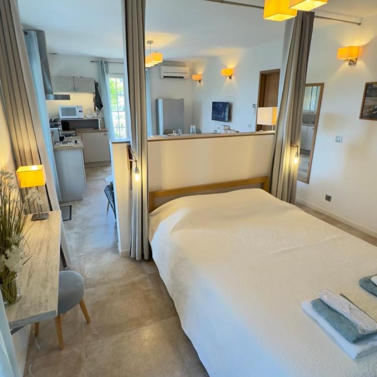 Studio bord de mer avec jardin dans villa ancienne - Studio mit Terrasse - 6