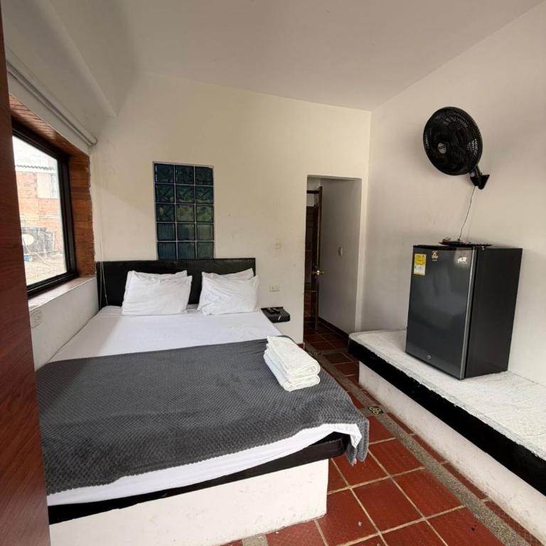 ISABELINAS HOTEL Villeta - Habitación Doble con baño privado - 6
