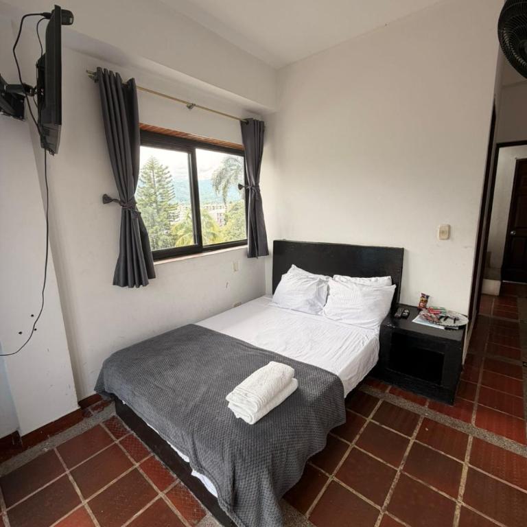 ISABELINAS HOTEL Villeta - Habitación Doble con balcón - 1