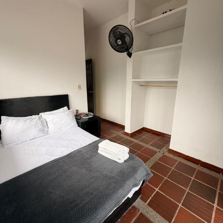 ISABELINAS HOTEL Villeta - Habitación Doble con balcón - 14