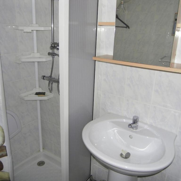 VILLA NOEMIE Studio - de 100 m des Thermes - Appartement 1 Chambre - 3