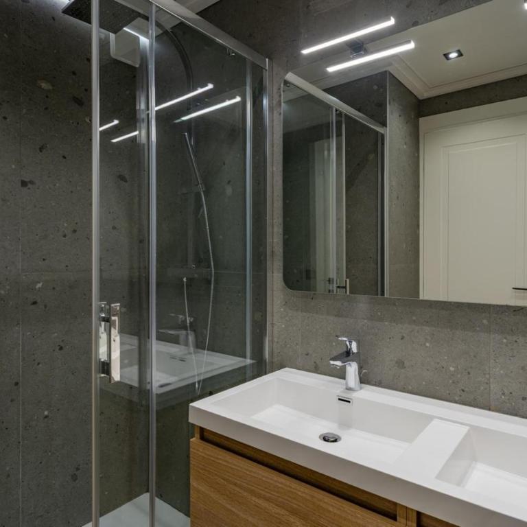 Pinede Sea View Lux - Appartamento con 2 Camere da Letto - 3