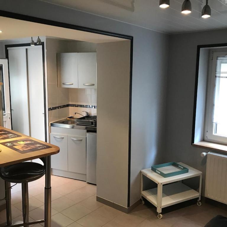 Studio proche du centre ville et gare - Appartamento - Piano Terra - 4