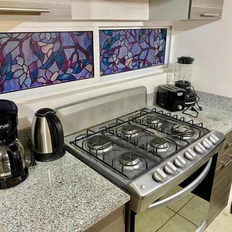 Elegant 2BR 2BA Retreat Pools 24x7 Sec - Apartamento de 2 dormitorios - 11