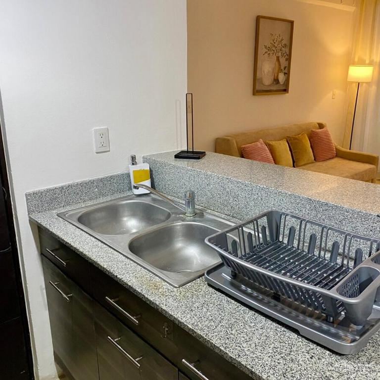 Elegant 2BR 2BA Retreat Pools 24x7 Sec - Apartamento de 2 dormitorios - 44
