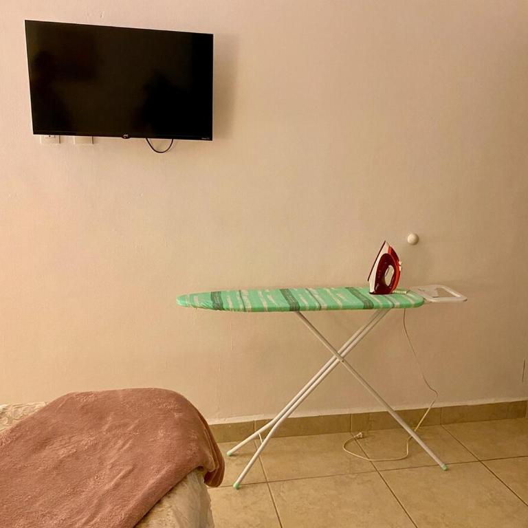 Elegant 2BR 2BA Retreat Pools 24x7 Sec - Apartamento de 2 dormitorios - 60