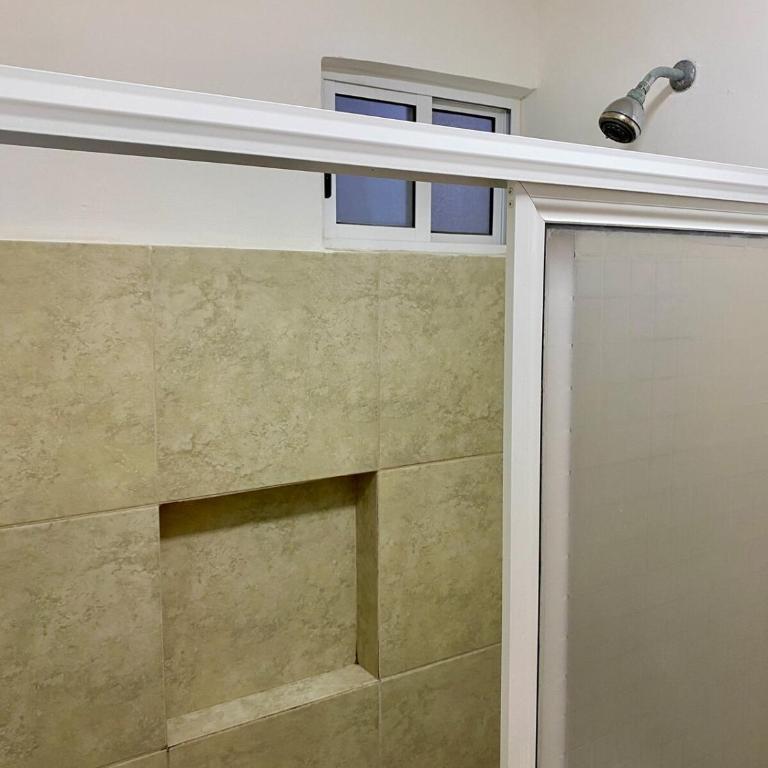 Elegant 2BR 2BA Retreat Pools 24x7 Sec - Apartamento de 2 dormitorios - 63