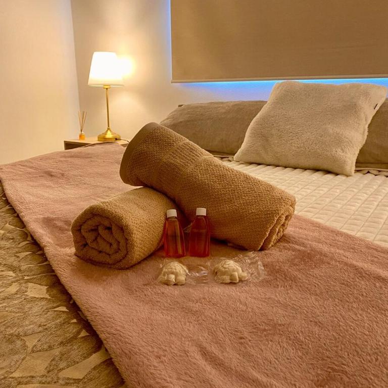 Elegant 2BR 2BA Retreat Pools 24x7 Sec - Apartamento de 2 dormitorios - 68