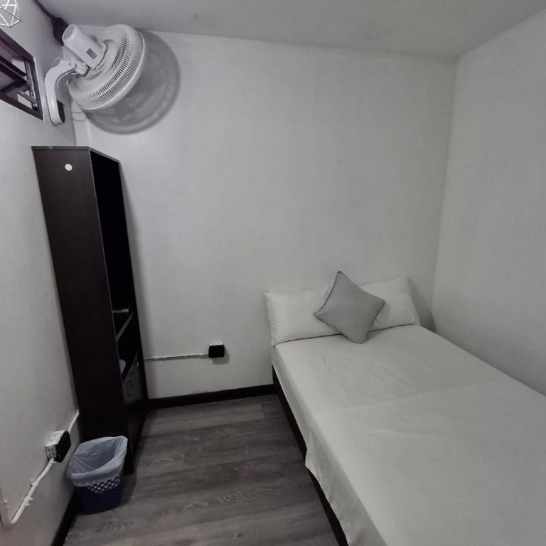 Hostal Machu Picchu Medellin - Small Double Room - 1