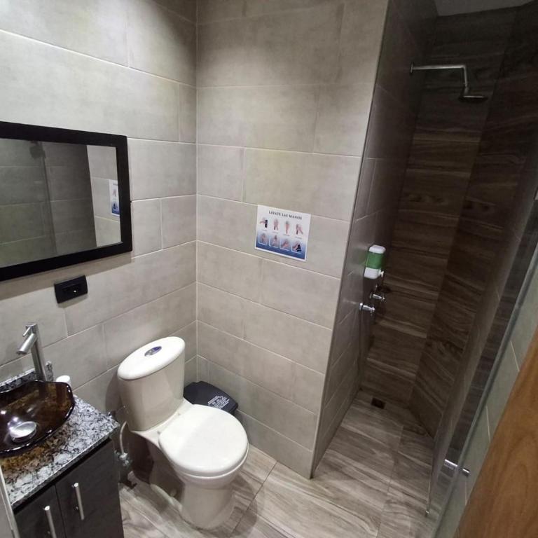 Hostal Machu Picchu Medellin - Standard Double Room with Shared Bathroom - 3