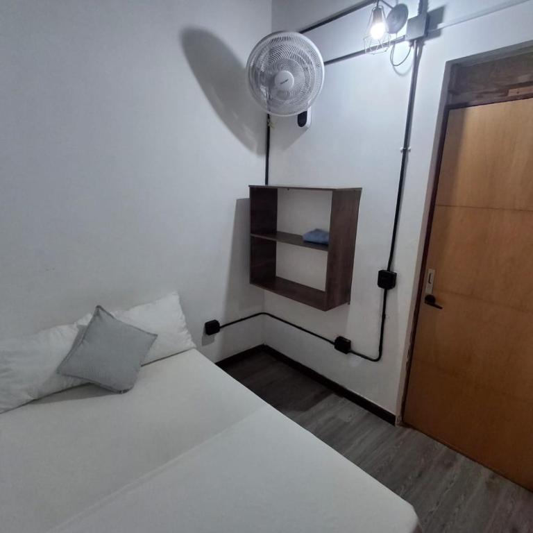 Hostal Machu Picchu Medellin - Small Double Room - 1