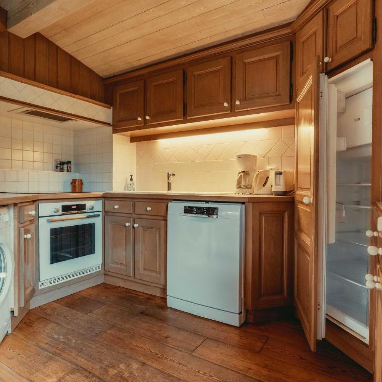 Appartement 71m2 près de Megève, à 200m télécabine la Princesse, local à ski, 2 chambres, parking couvert - Appartement 2 Chambres avec Balcon et Terrasse - 10