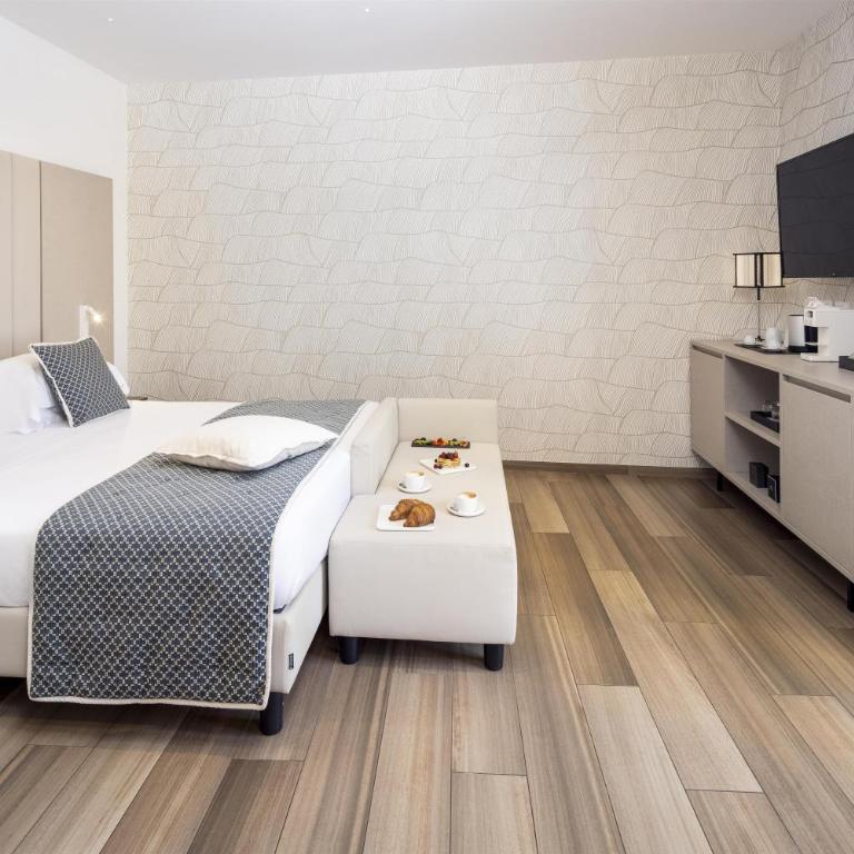 Sublimis Boutique Hotel, WorldHotels Elite - Deluxe Queen Room with Terrace and Sea View - Non-Smoking - 2
