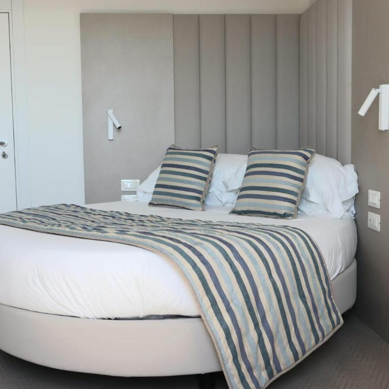 Sublimis Boutique Hotel, WorldHotels Elite - Comfort Queen Room with Sea View - Split Level/Non-Smoking - 1