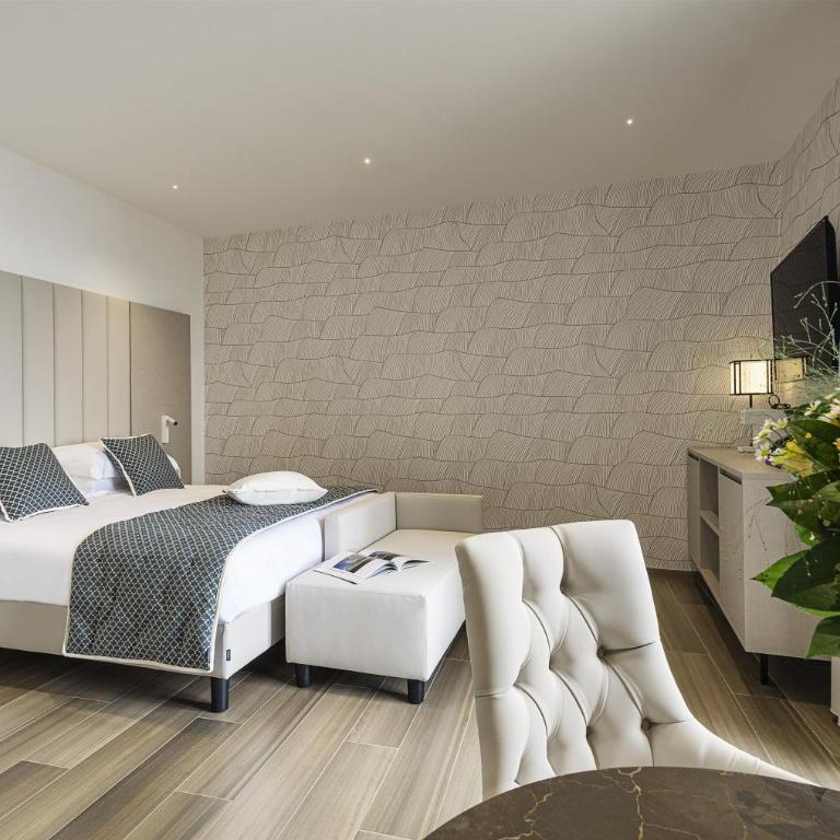 Sublimis Boutique Hotel, WorldHotels Elite - Deluxe Queen Room with Terrace and Sea View - Non-Smoking - 4