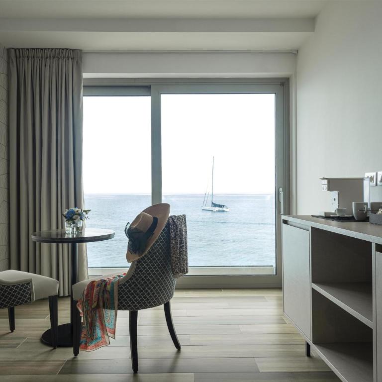Sublimis Boutique Hotel, WorldHotels Elite - Junior Queen Suite with Sea View - Non-Smoking - 3