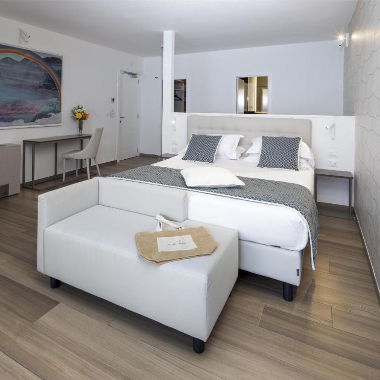 Sublimis Boutique Hotel, WorldHotels Elite - Junior Queen Suite with Sea View - Non-Smoking - 4