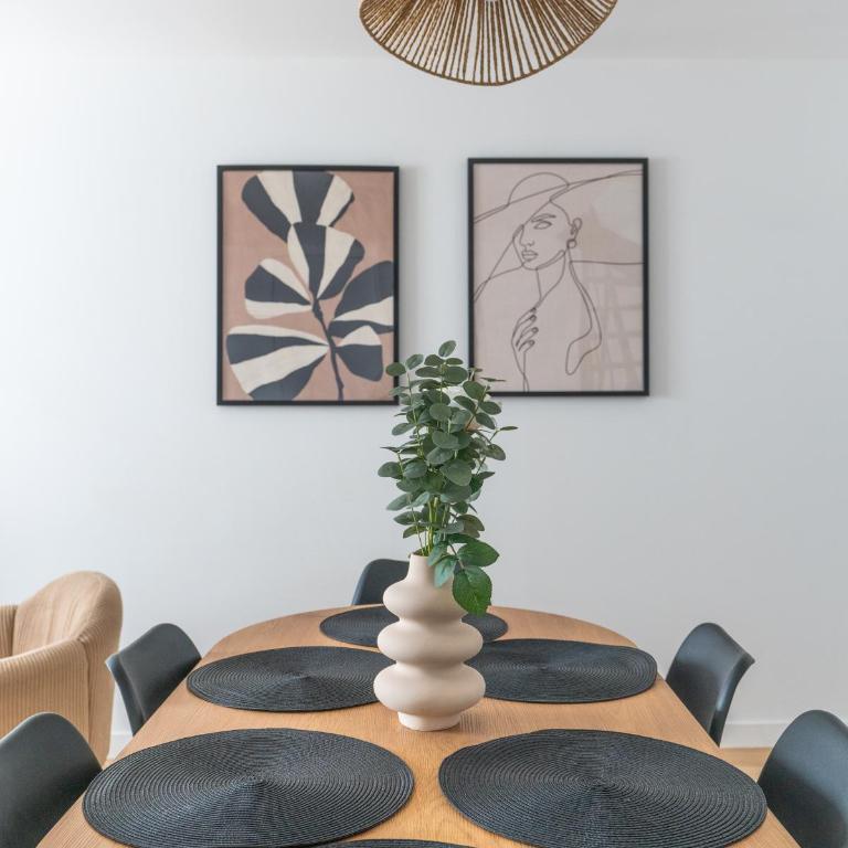Casernette N O YourHostHelper - Two-Bedroom Apartment - 7