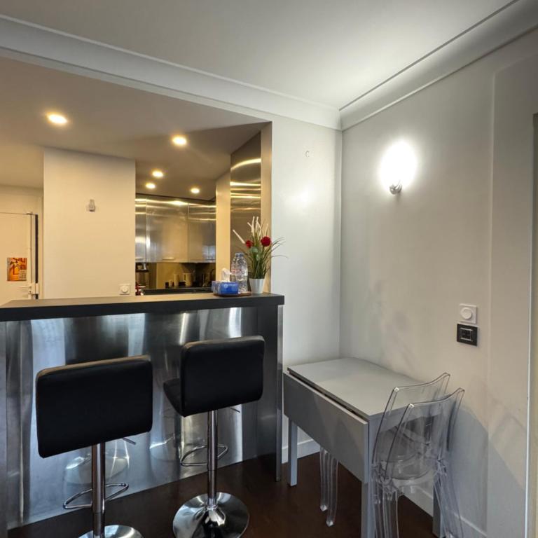 Cozy & Pleasant - Near Champs-Elysée - Appartamento con 2 Camere da Letto - 3
