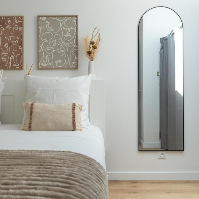 Casernette N O YourHostHelper - Two-Bedroom Apartment - 16