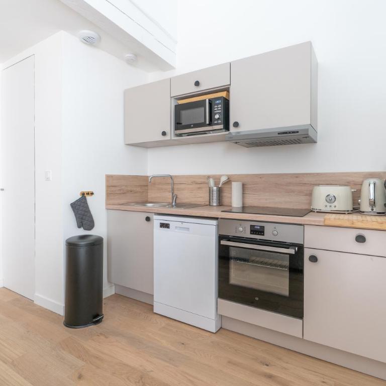 Casernette N O YourHostHelper - Two-Bedroom Apartment - 19
