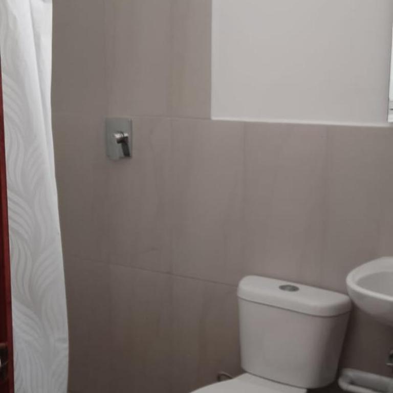 Hostal Cuenca Estévez y Pio Bravo - Cama individual en habitación compartida mixta - 9