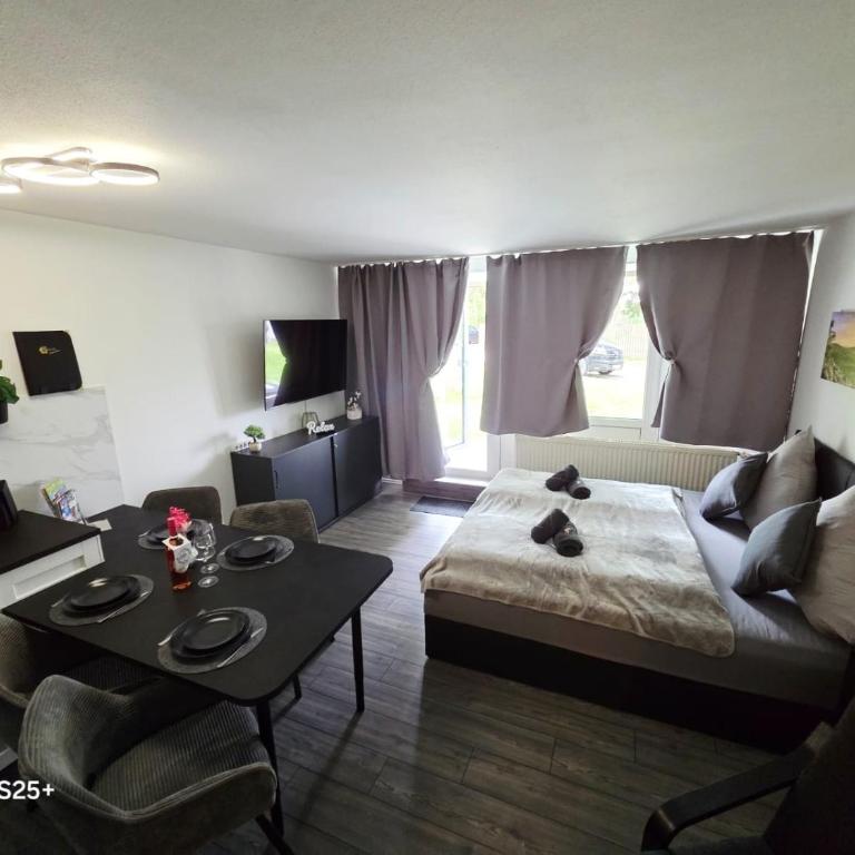 Ferienwohnung Molly inclusive Hallenbad, Sauna, Fitnessstudio und Aussenpool - Apartment mit 1 Schlafzimmer - 1