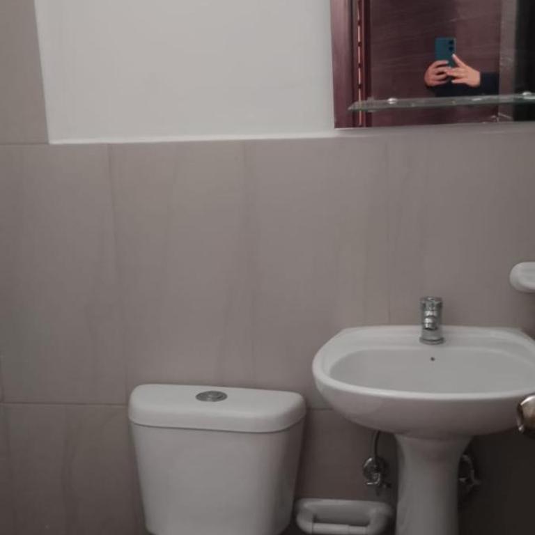 Hostal Cuenca Estévez y Pio Bravo - Cama individual en habitación compartida mixta - 13