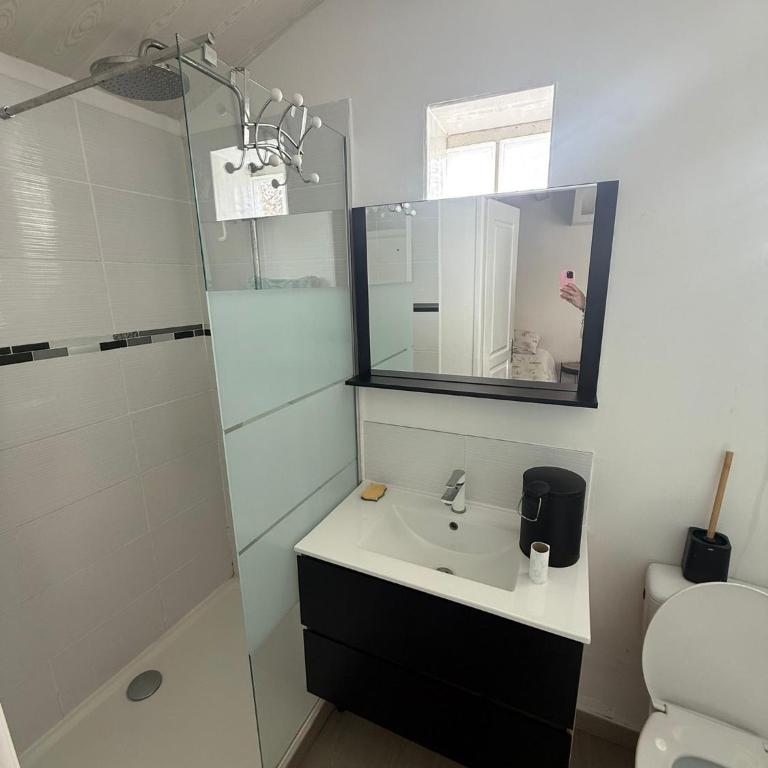 Résidence de bien être avec piscine et Jaccuzi à 2 pas de la plage et du centre ville - Appartement - Rez-de-Chaussée - 5