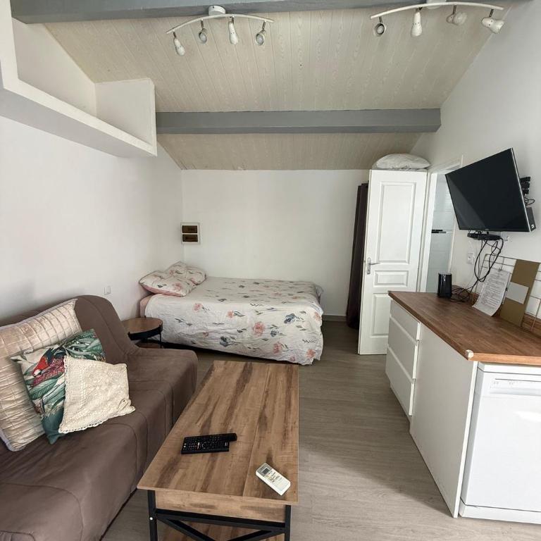 Résidence de bien être avec piscine et Jaccuzi à 2 pas de la plage et du centre ville - Appartement - Rez-de-Chaussée - 4