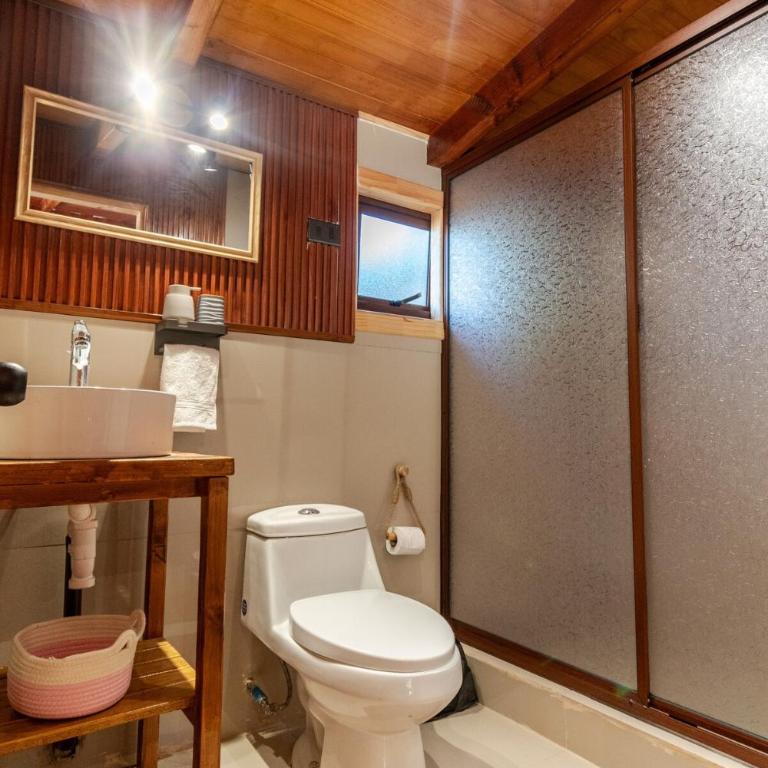 Studio Rústico-Moderno Refugio de Madera y Luz - One-Bedroom House - 8